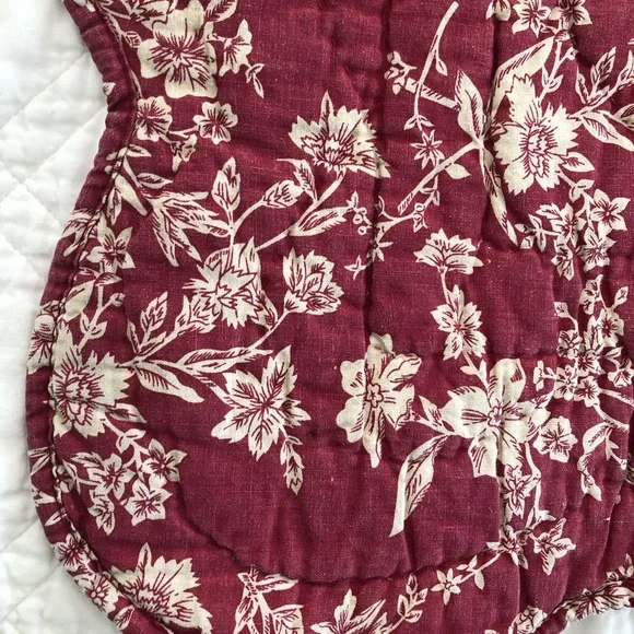 EUC Burgundy Floral Design Quilt - Throw - Reversible with Channel Stitching - Picture 2 of 14